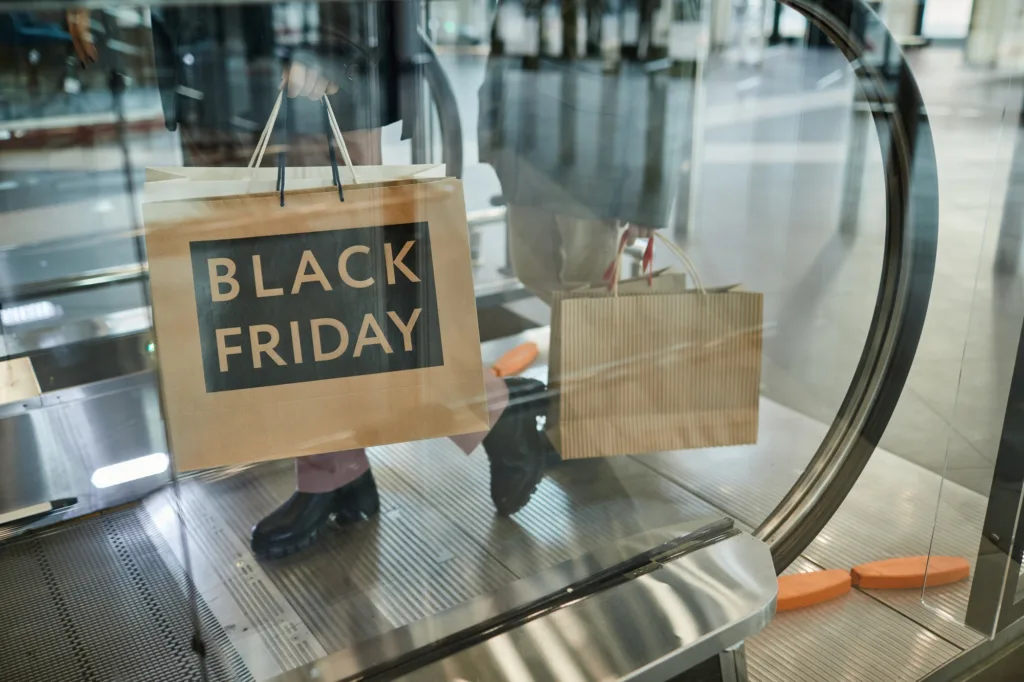 11 Ways Small Businesses Can Compete With Major Retailers for Holiday Sales